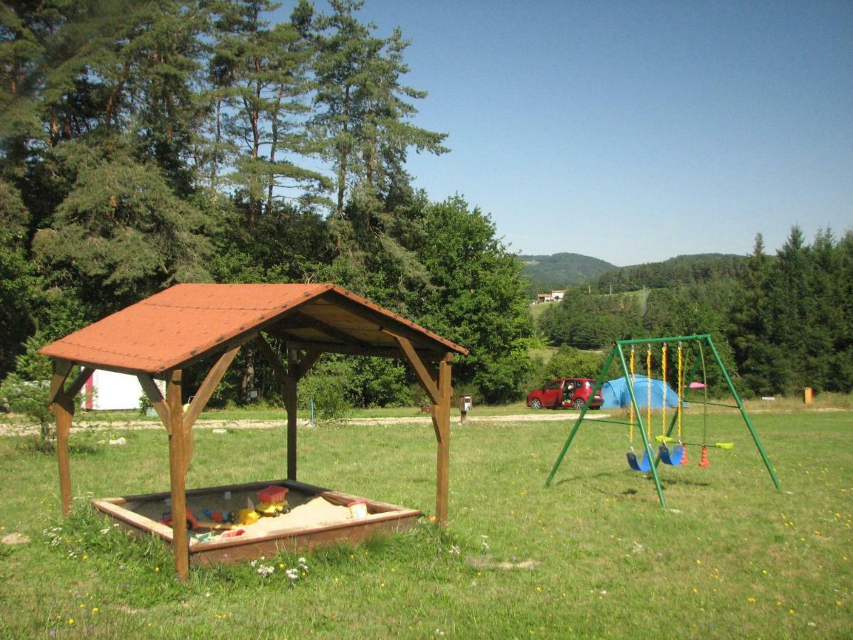 Camping La Vallée Verte Ambert Extérieur photo
