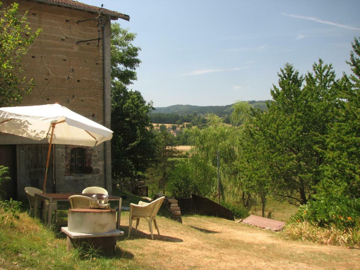 Camping La Vallée Verte Ambert Extérieur photo